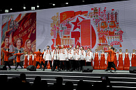 Сибирский хор представил концертную программу «Приношение подвигу» на Выставке "Россия" в Москве.